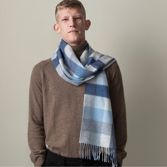 Kiltane 5 Square Check Lambswool Scarf - Glacier - Picture 1 of 6